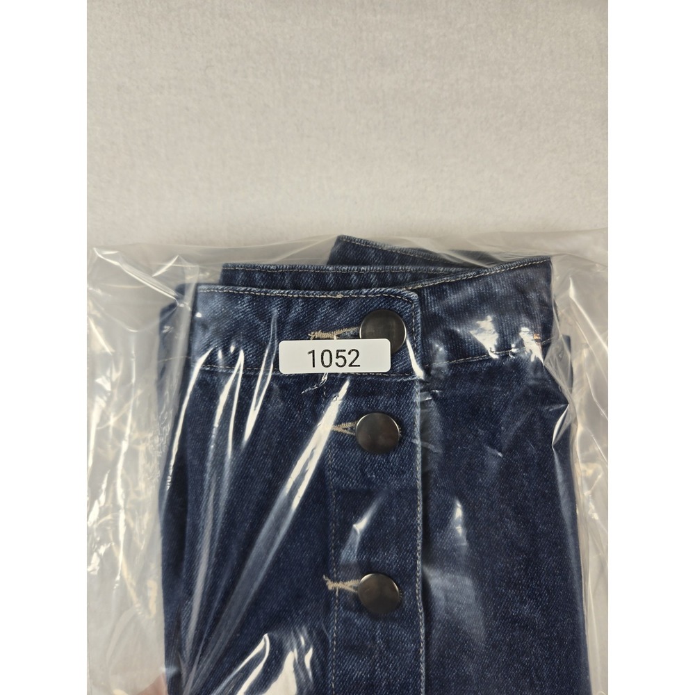 Women's Mini Denim Skirt Size Medium with Button Front - Picture 9 of 9
